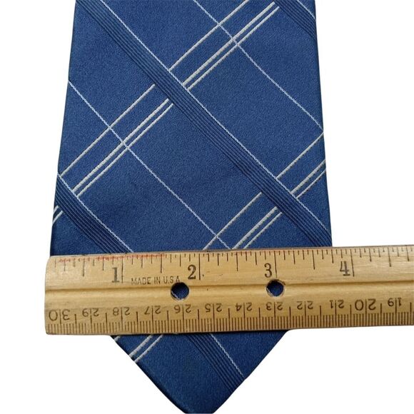 J. Ferrar 100% Silk Tie, Abstract, Made In Italy, Red/Burgundy/Black - Picture 2 of 4